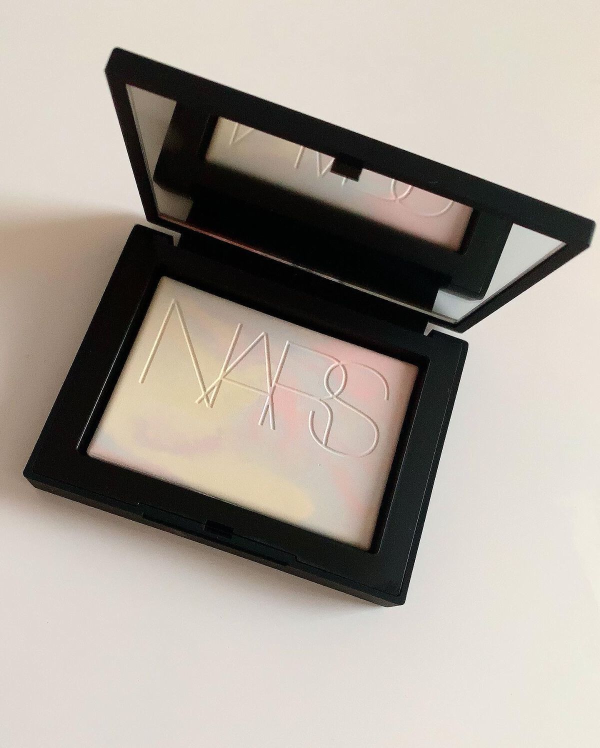 ライトリフレクティング プリズマティックパウダー/NARS/プレストパウダーを使ったクチコミ（1枚目）