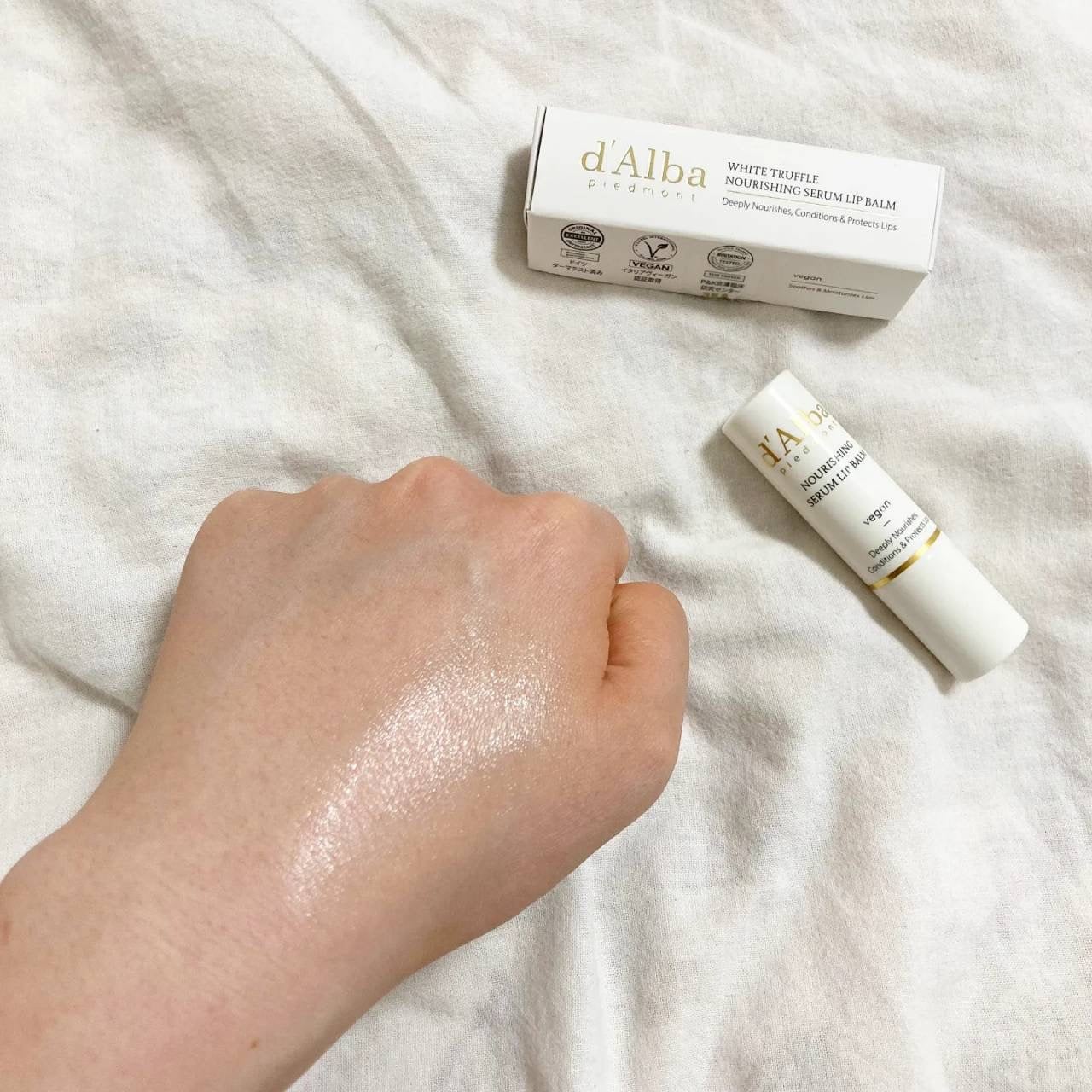 ホワイトトリュフナリシングセラムリップバーム/ダルバ/リップバームを使ったクチコミ(4枚目)