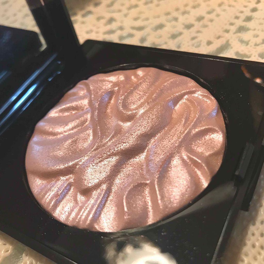 フェイスイルミネーター/ローラ メルシエ/パウダーハイライトを使ったクチコミ（1枚目）