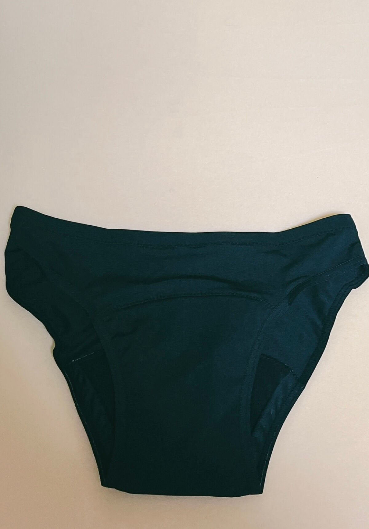 yuri on LIPS 「インスタで話題だった防水ショーツ試してみたのでレビューしました..」(3枚目)