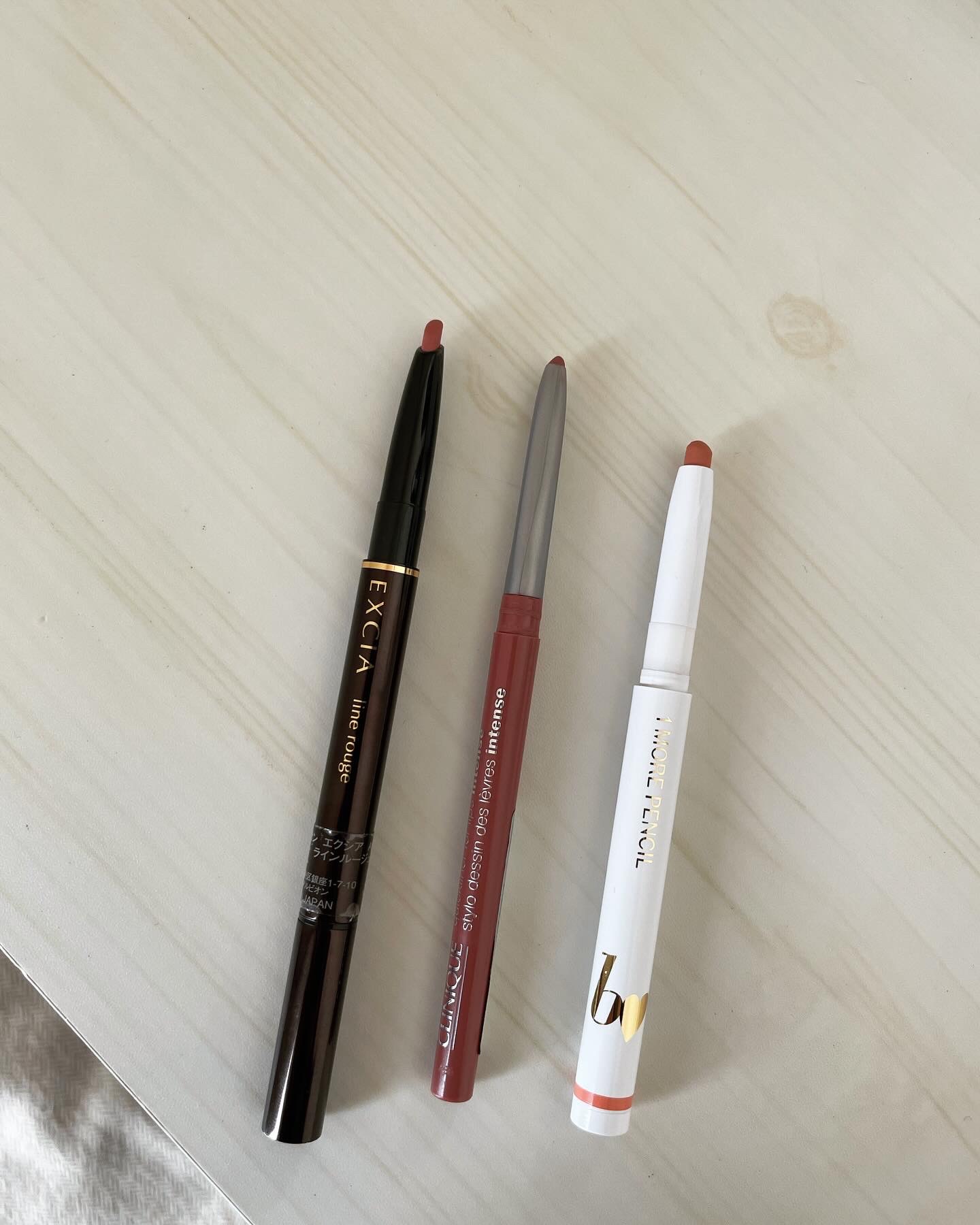 センシュアルパウダーマットリキッド 404 37.2/HERA/口紅を使ったクチコミ（3枚目）