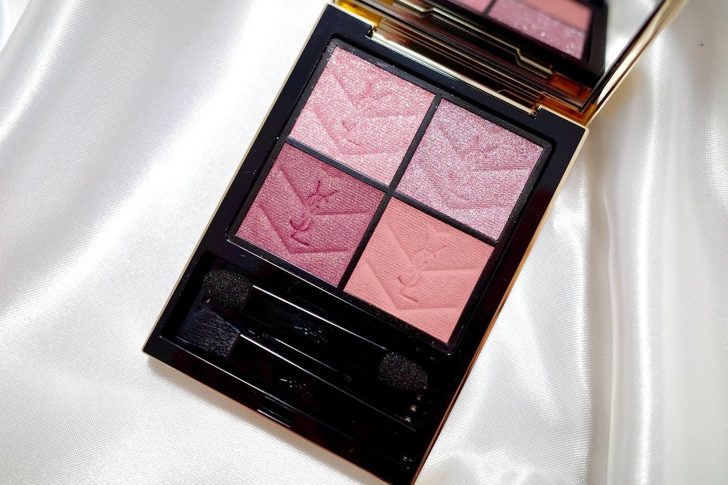 クチュール ミニ クラッチ/YVES SAINT LAURENT BEAUTE/アイシャドウパレットを使ったクチコミ(1枚目)