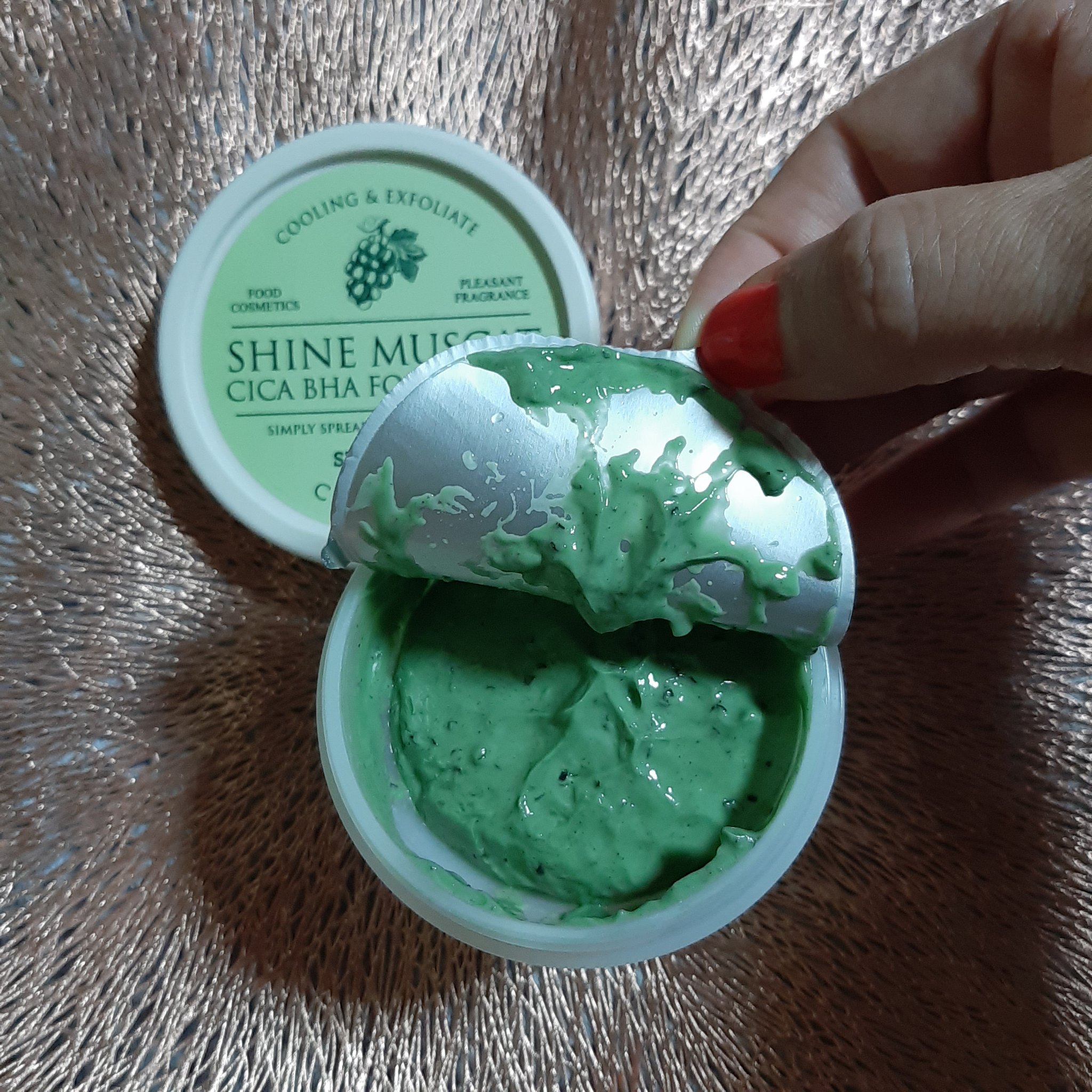 シャインマスカットシカフードマスク/SKINFOOD/洗い流すパック・マスクを使ったクチコミ（2枚目）