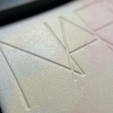 ライトリフレクティング プリズマティックパウダー/NARS/プレストパウダーを使ったクチコミ（3枚目）