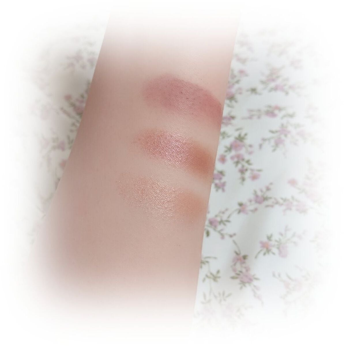 コネクト イン カラー アイシャドウ パレット × 6/M・A・C/アイシャドウパレットを使ったクチコミ(4枚目)