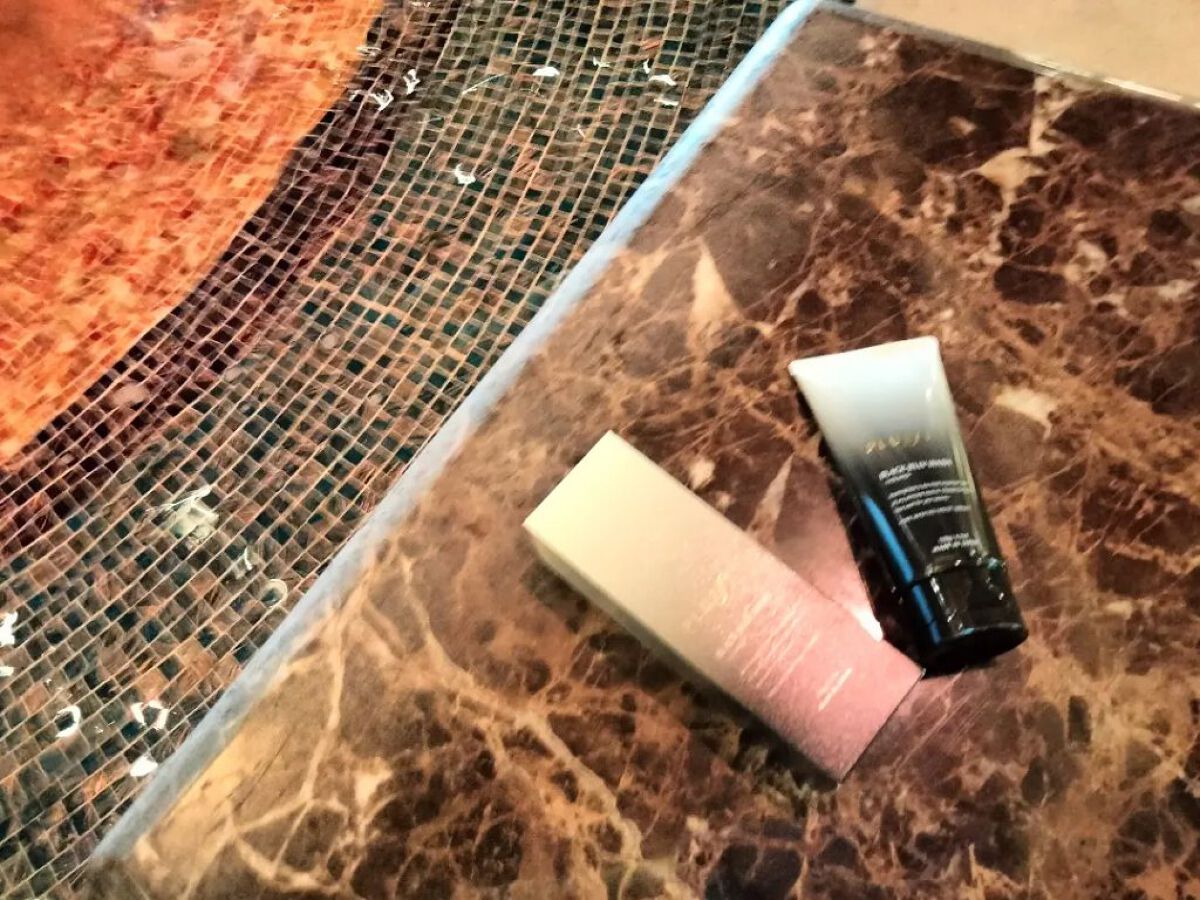 BLACK JELLY WASH（ブラックジェリーウォッシュ）/PLUEST/その他洗顔料を使ったクチコミ（2枚目）