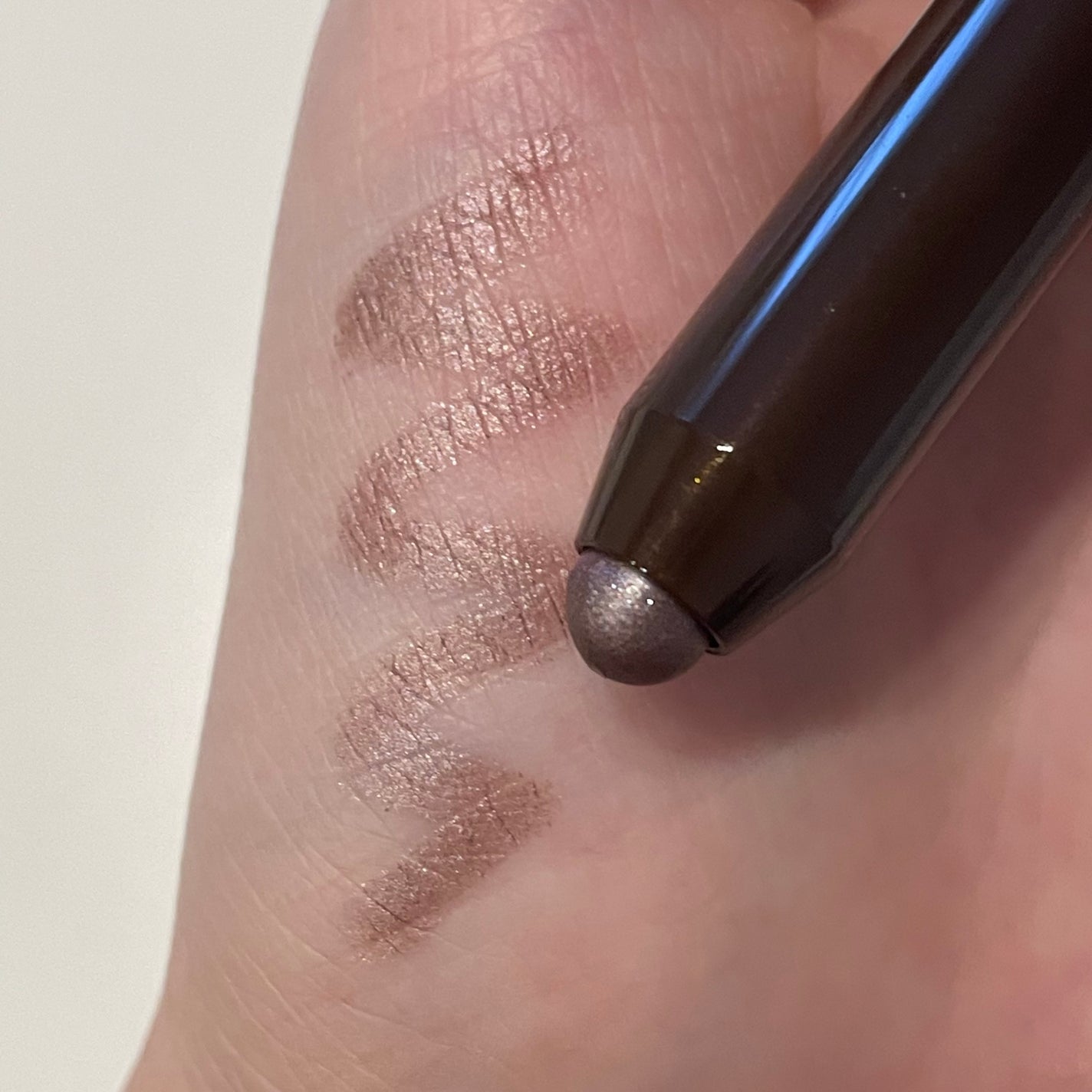 グリームオンフィットシャドウ/excel/スティックアイシャドウを使ったクチコミ(3枚目)