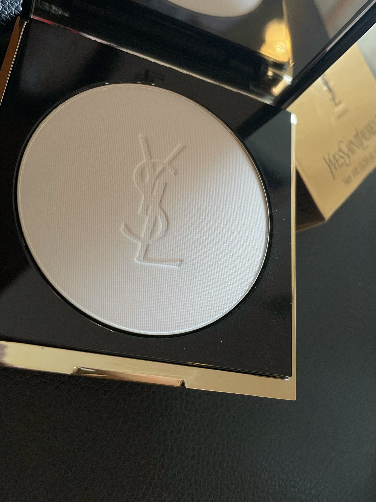 アンクル ド ポー オール アワーズ セッティングパウダー/YVES SAINT LAURENT BEAUTE/プレストパウダーを使ったクチコミ(1枚目)
