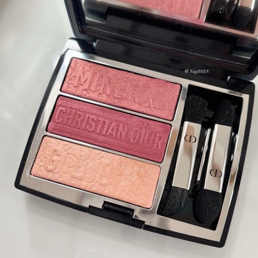 Dior トリオ ブリック パレットのクチコミ「もう2年前のスプリングコスメなので自己責任のもと使っていますが、久しぶりに

Dior トリオ.....」（2枚目）