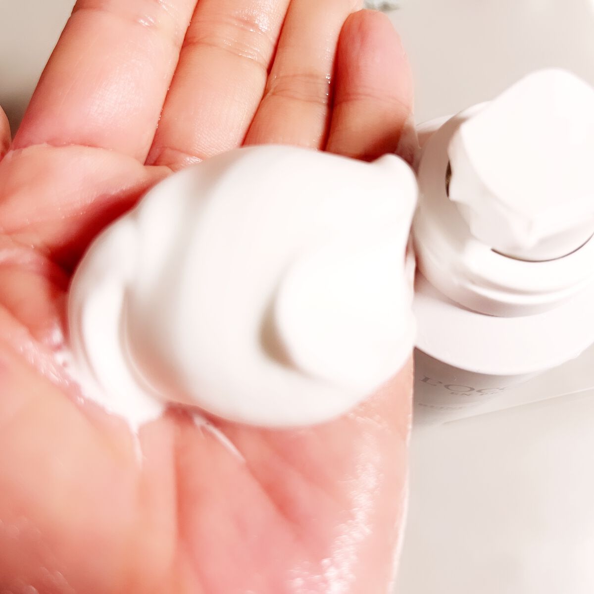 レーヌブランシュ イルミネイティングクレンジングフォーム/L'OCCITANE/洗顔フォームを使ったクチコミ(2枚目)