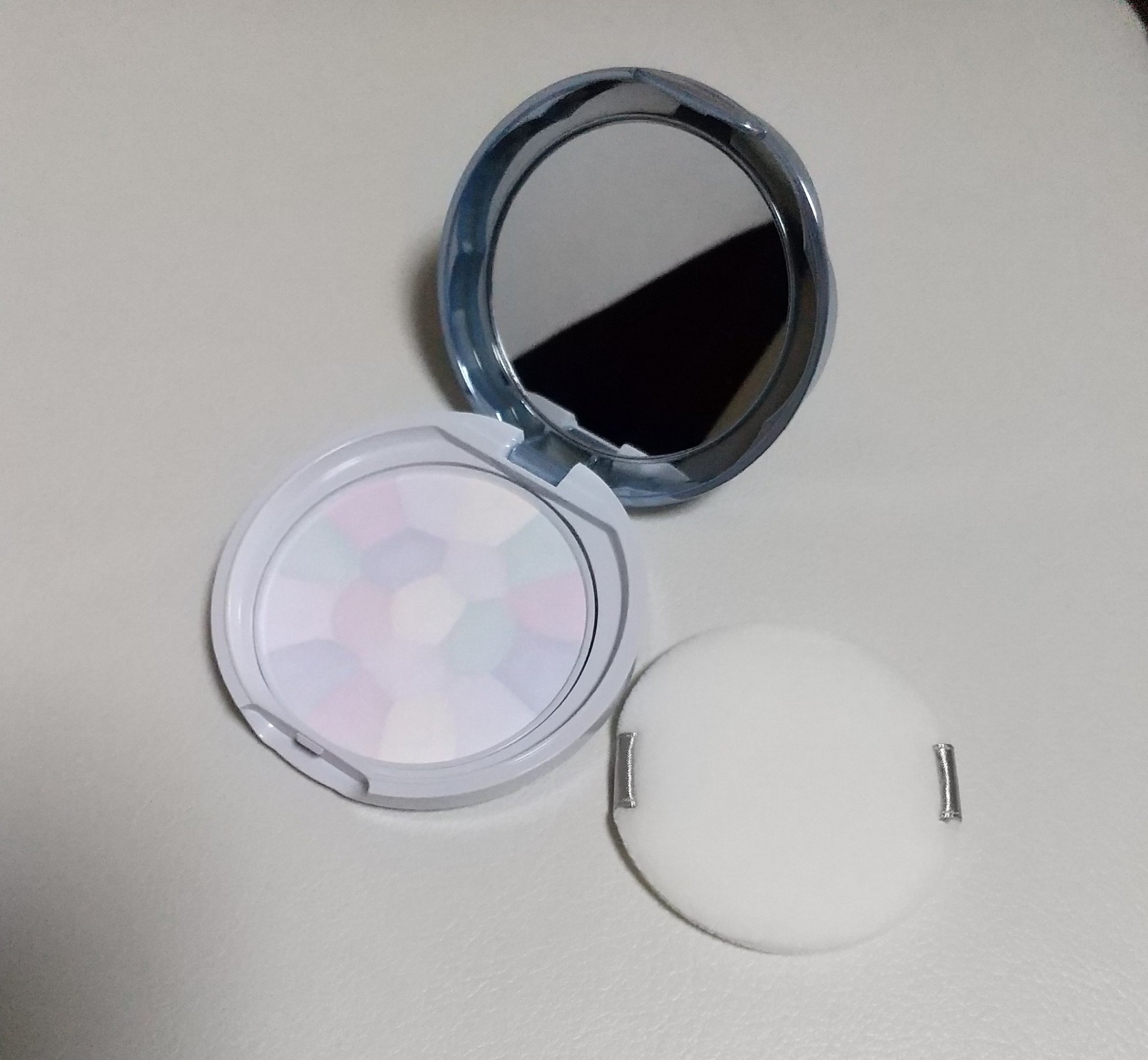 イルミネイティングフィニッシュパウダー　～Abloom～/キャンメイク/プレストパウダーを使ったクチコミ（3枚目）