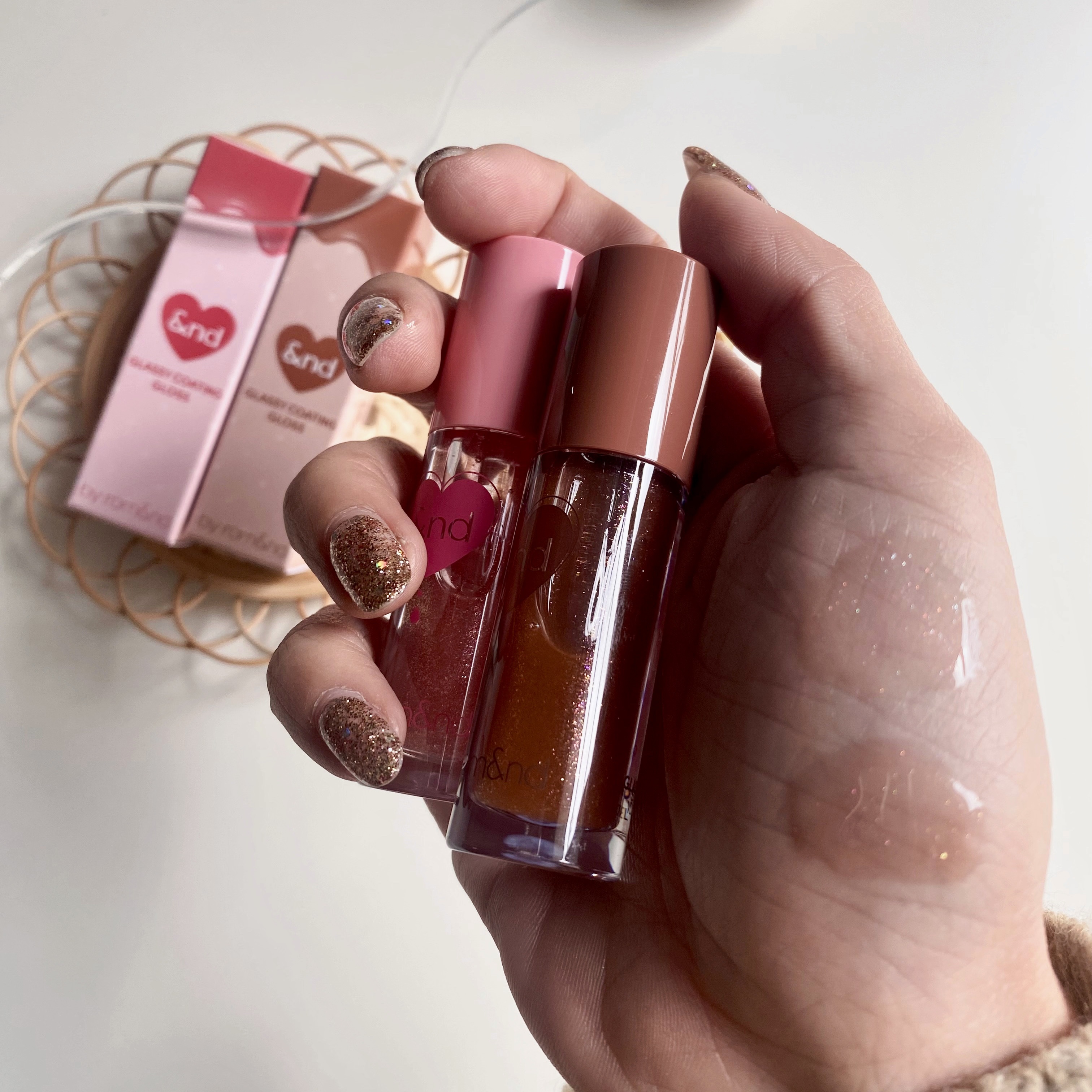 グラッシーコーティンググロス/&nd by rom&nd/リップグロスを使ったクチコミ（3枚目）