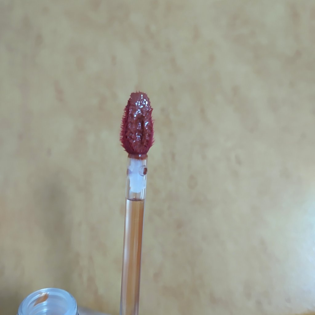 ムードインハンサーウォーターリキッドグロウ W007 ギフティッド/hince/口紅を使ったクチコミ（2枚目）