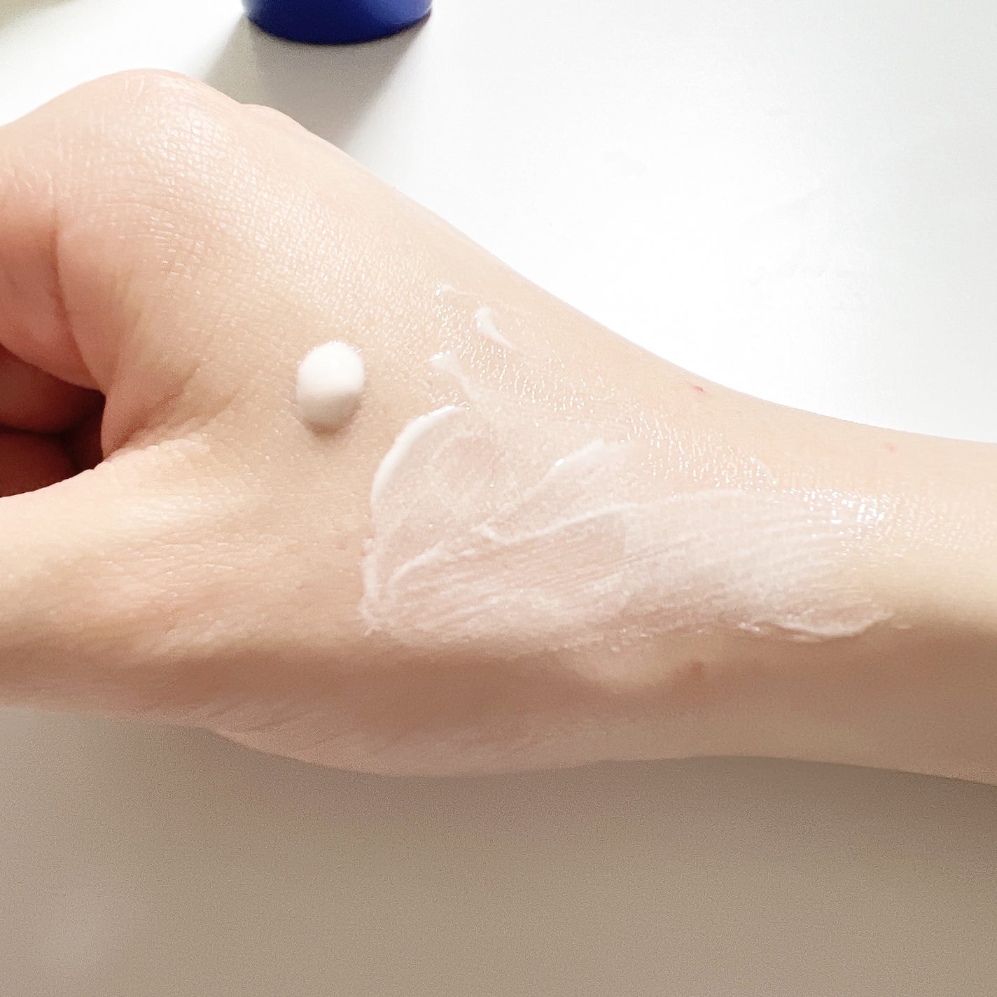 ニベアUV ディープ プロテクト&ケア トーンアップ エッセンス/ニベア/日焼け止めローションを使ったクチコミ(3枚目)