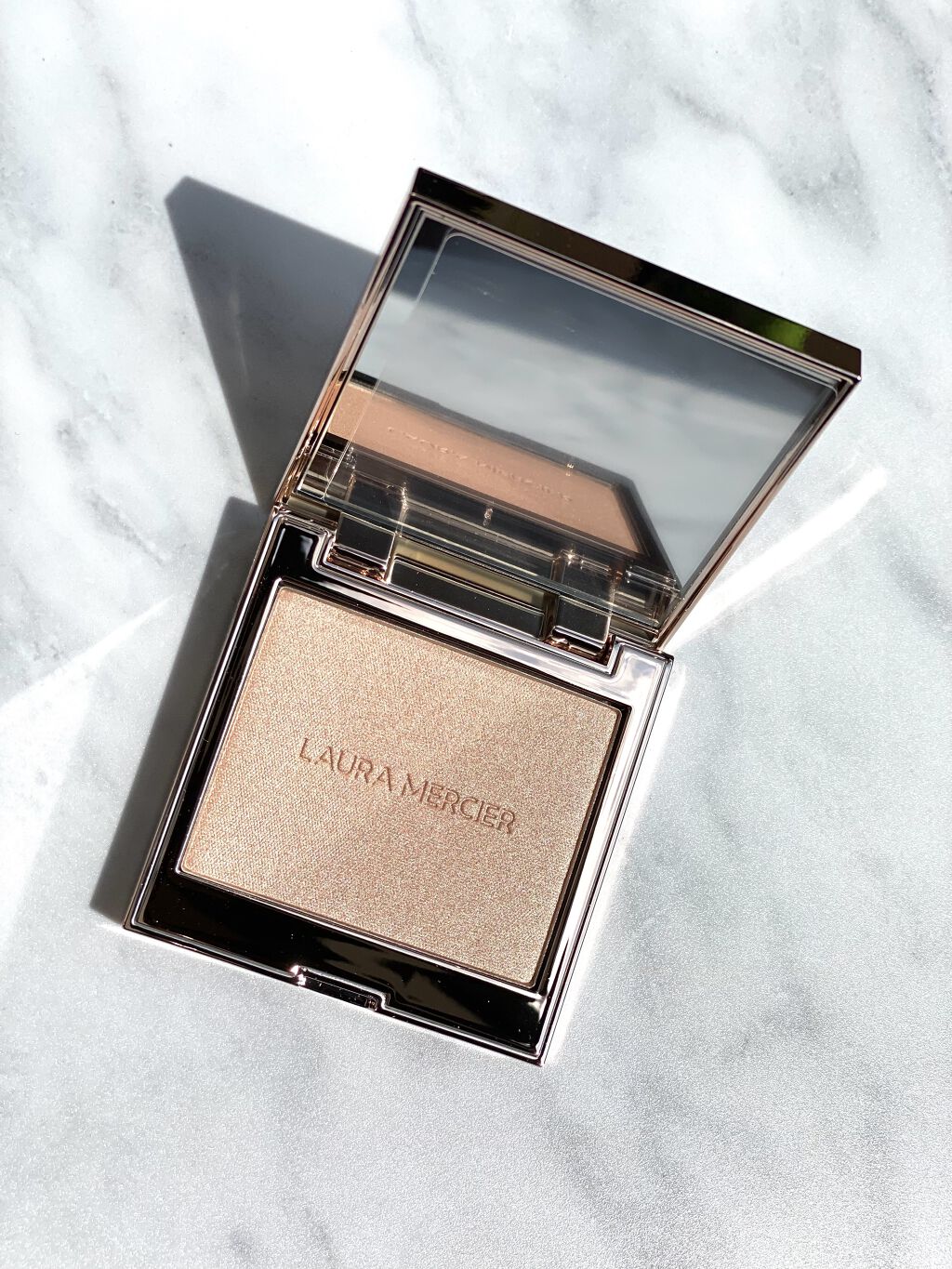 ローズグロウ イルミネーター /ローラ メルシエ/プレストパウダーを使ったクチコミ（1枚目）