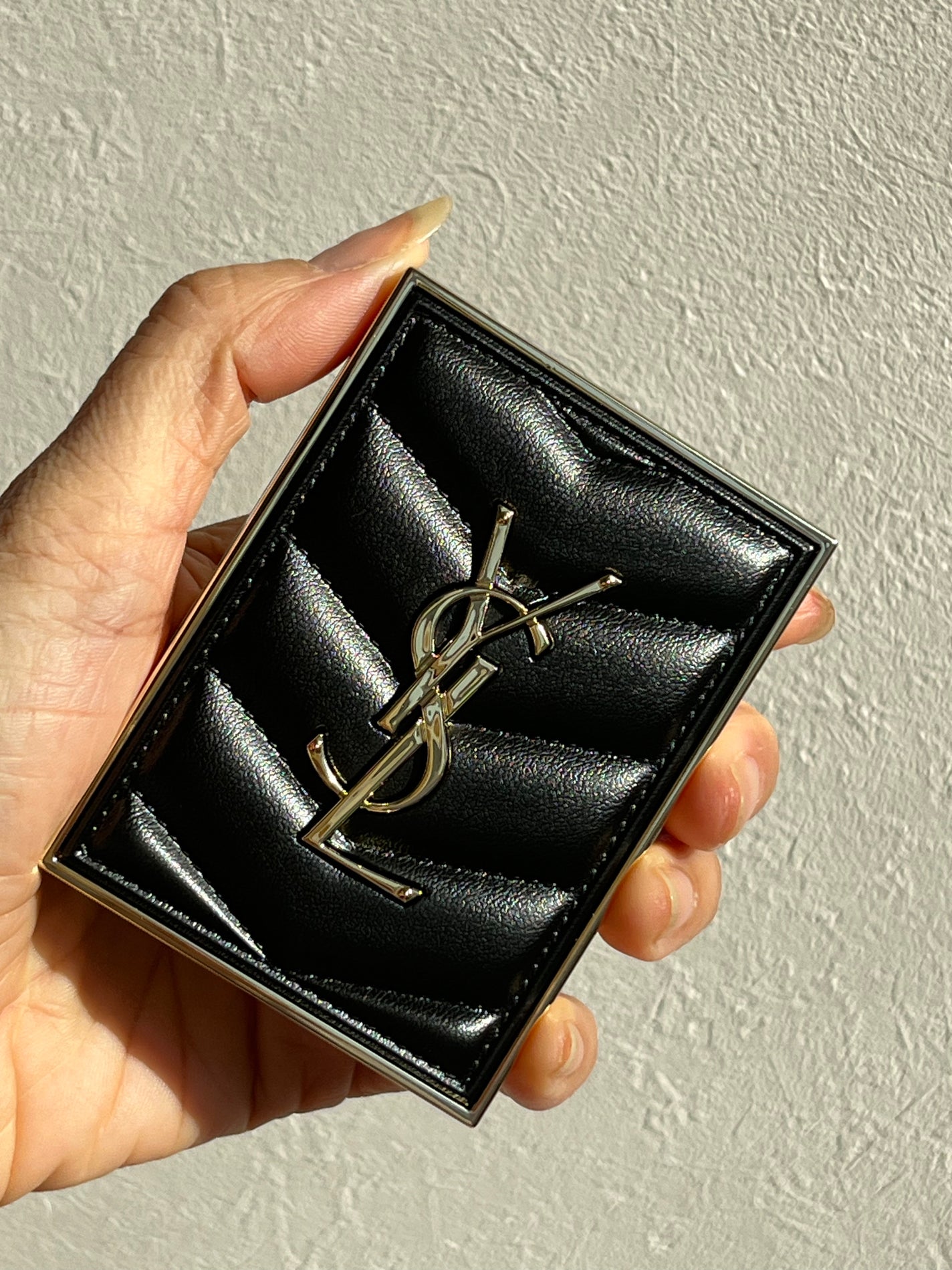 ルージュ ヴォリュプテ シャイン/YVES SAINT LAURENT BEAUTE/口紅を使ったクチコミ(3枚目)