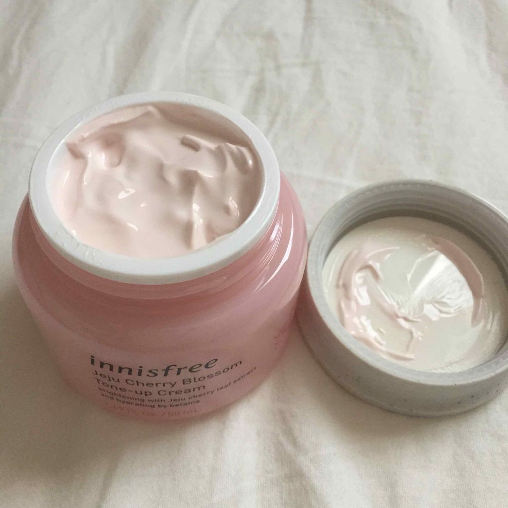 チェジュ チェリーブロッサム トーンアップクリーム/innisfree/化粧下地を使ったクチコミ（2枚目）