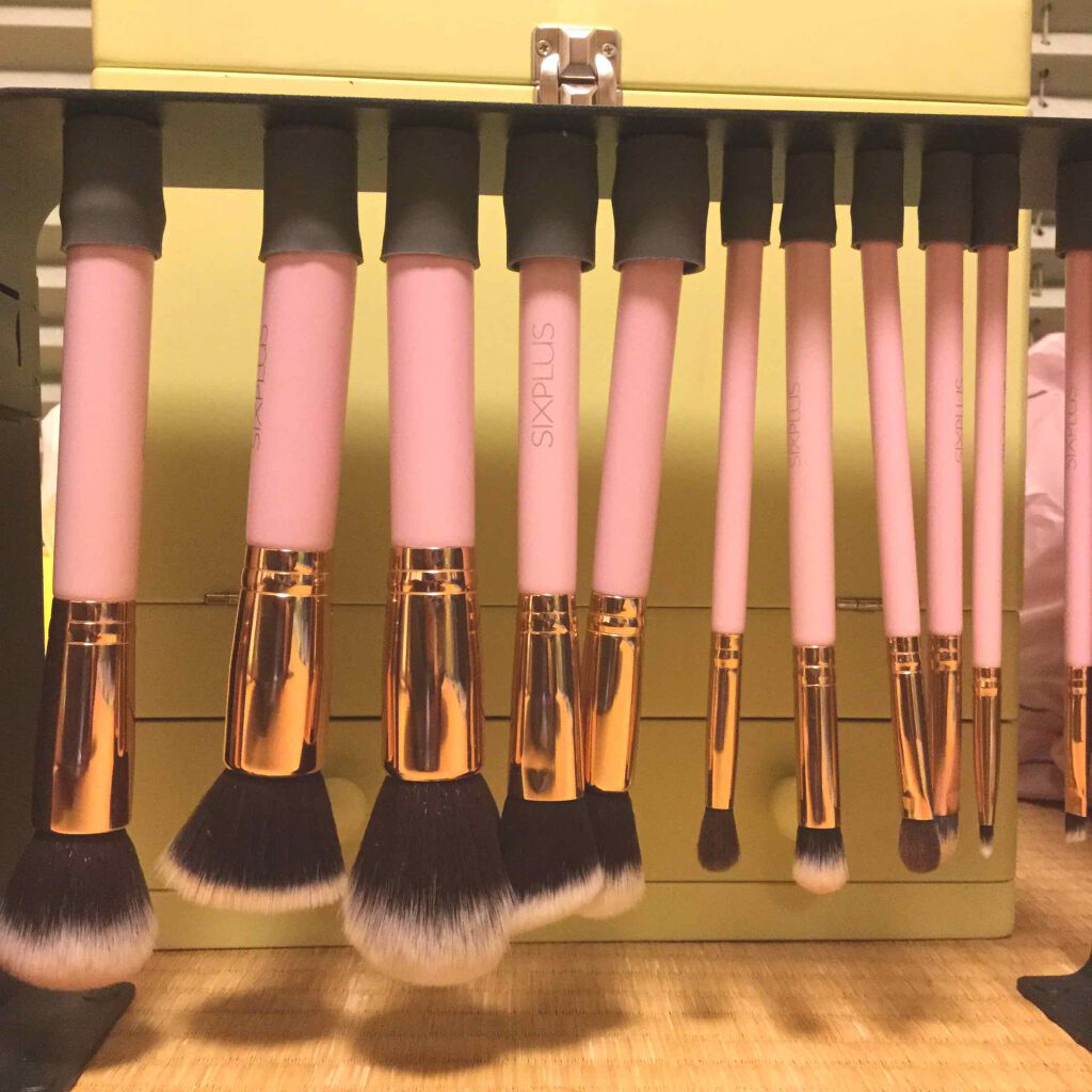 貴族のゴールド メイクブラシ11本セット 化粧ポーチ付き/SIXPLUS/メイクブラシを使ったクチコミ（1枚目）