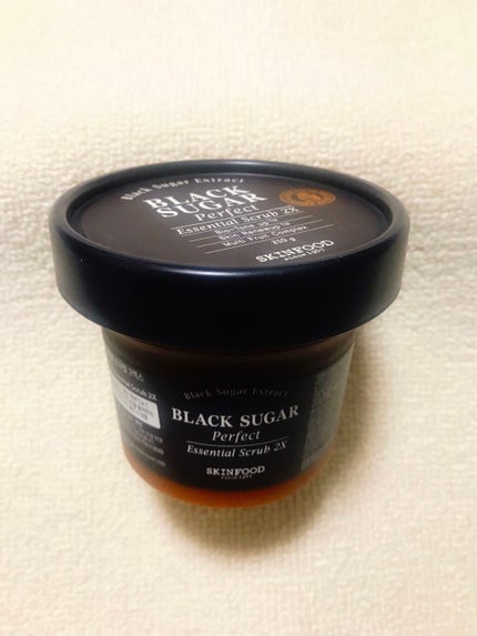 ブラックシュガー パーフェクト エッセンシャル スクラブ2X/SKINFOOD/洗い流すパック・マスクを使ったクチコミ(1枚目)