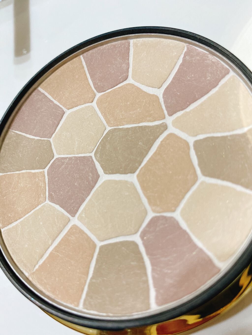 エレガンス ラ プードル オートニュアンス リクスィーズ/Elégance/プレストパウダーを使ったクチコミ（3枚目）