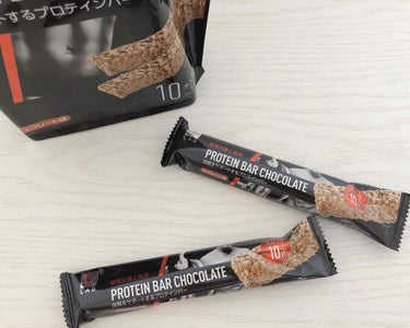 matsukiyo プロテインバーチョコレートのクチコミ「マツキヨオリジナル
プロテインバーチョコレート10個入り

以前単品で購入したことがあったので.....」（2枚目）