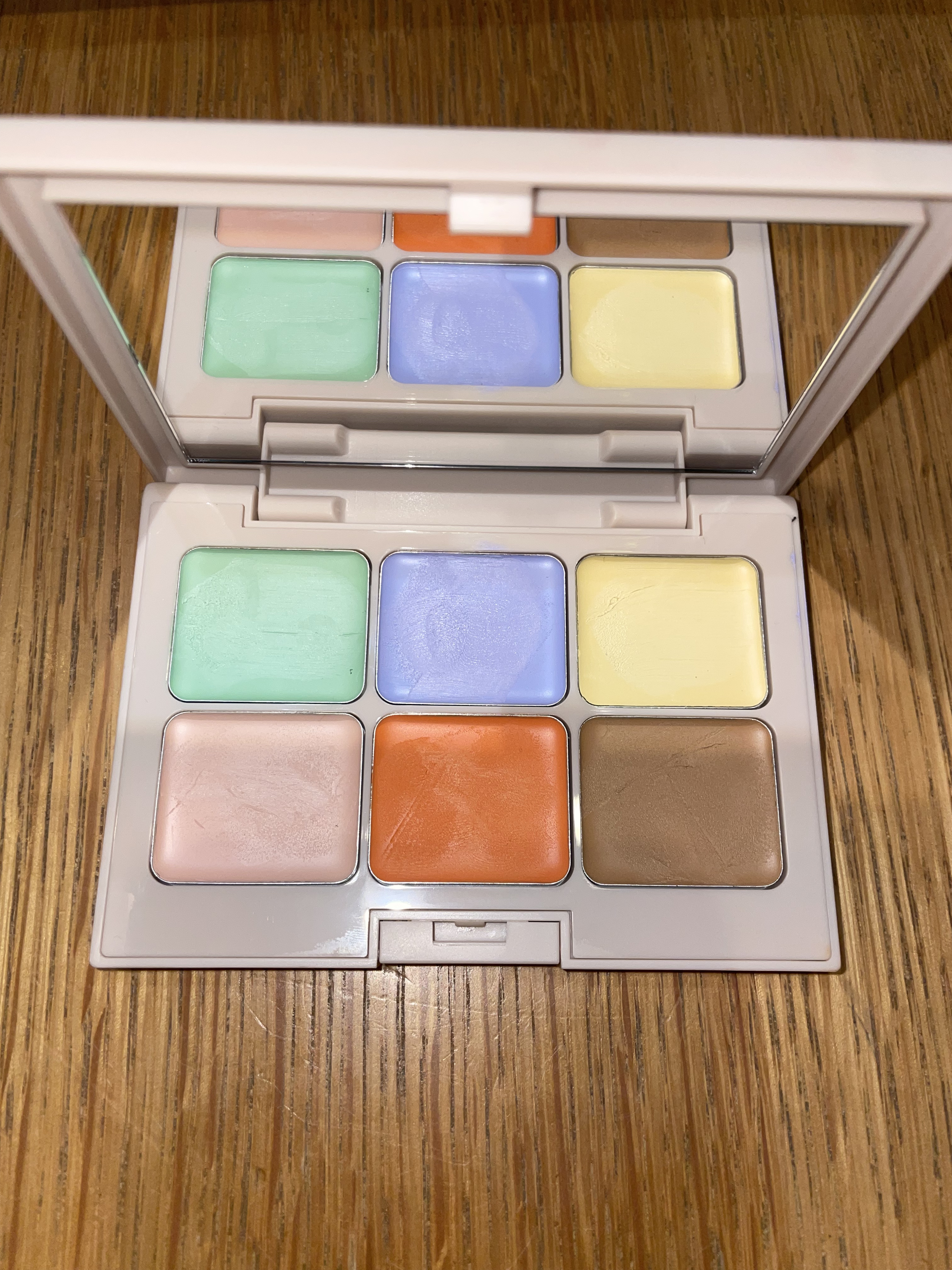 マルチフィックスコンシーラー＆カラーコレクター マカロン/SHEGLAM/パレットコンシーラーを使ったクチコミ（2枚目）