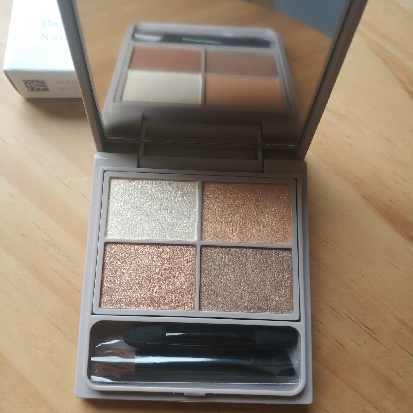 デザイニングアイカラー 01 ナチュラルブラウン/rafuna/アイシャドウパレットを使ったクチコミ（3枚目）