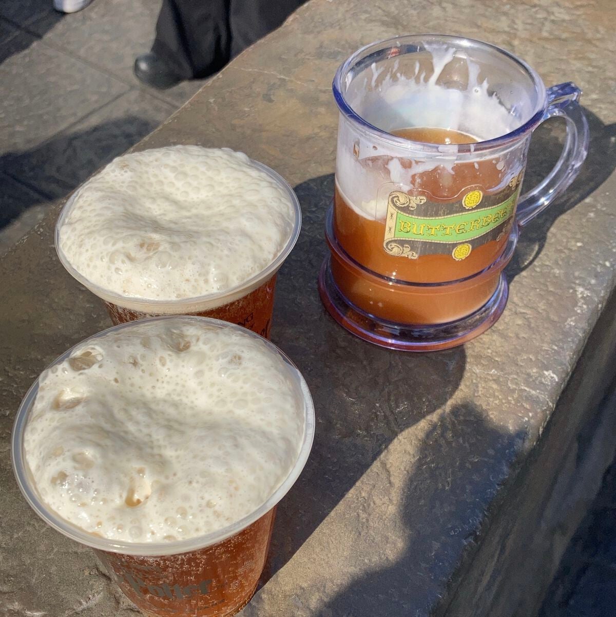 しに子ちゃん on LIPS 「こないだユニバいったときの写真だに!平日だったからわりと空いて..」(5枚目)