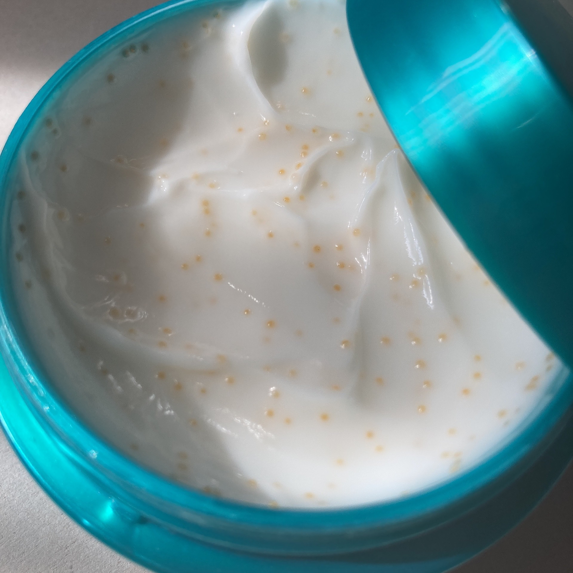 ビューティーチャージ ナイトスペリア/アトリックス/ハンドクリームを使ったクチコミ（2枚目）