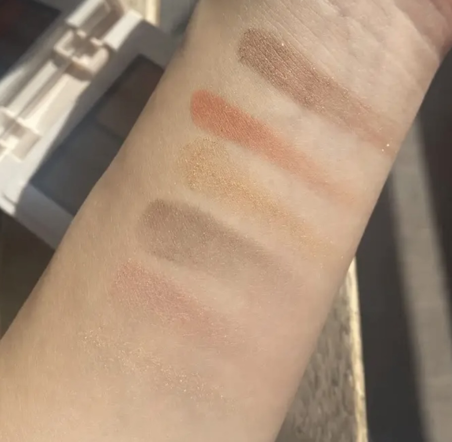 ミネラルクラッシィシャドー2022CF ビタークチュール/エトヴォス/アイシャドウパレットを使ったクチコミ（2枚目）