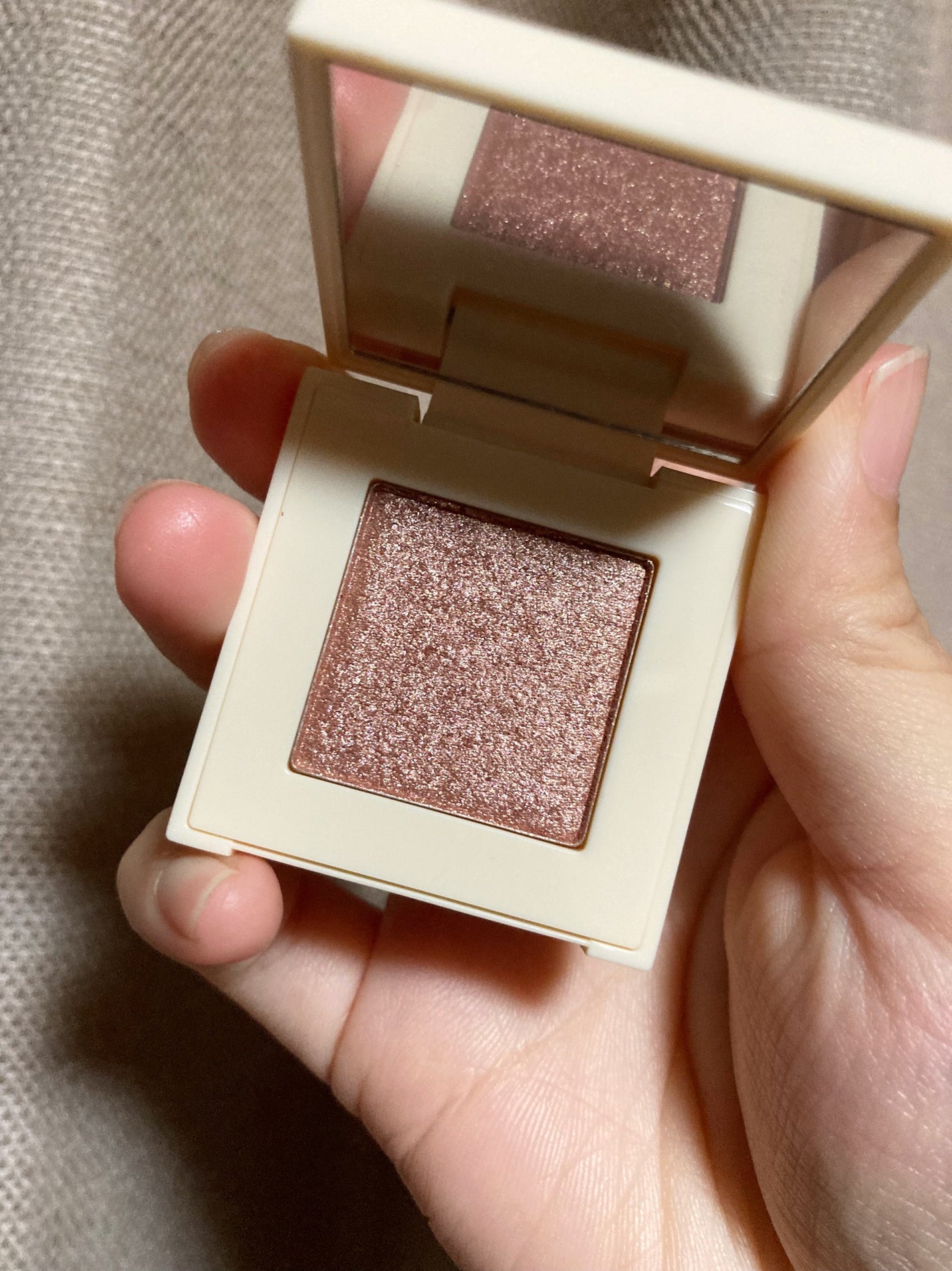 アイズオンミー/CILY/単色アイシャドウを使ったクチコミ(2枚目)