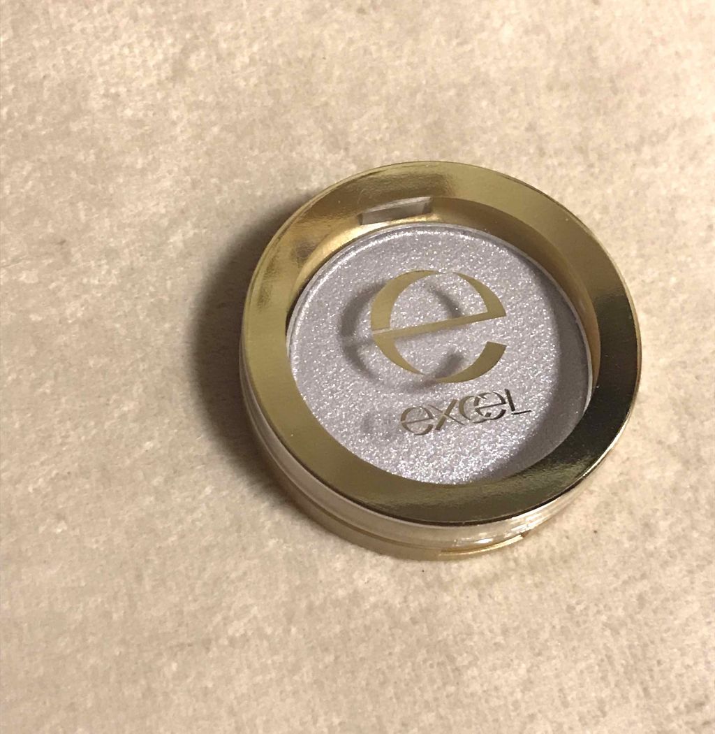シャイニーシャドウ N/excel/単色アイシャドウを使ったクチコミ（1枚目）