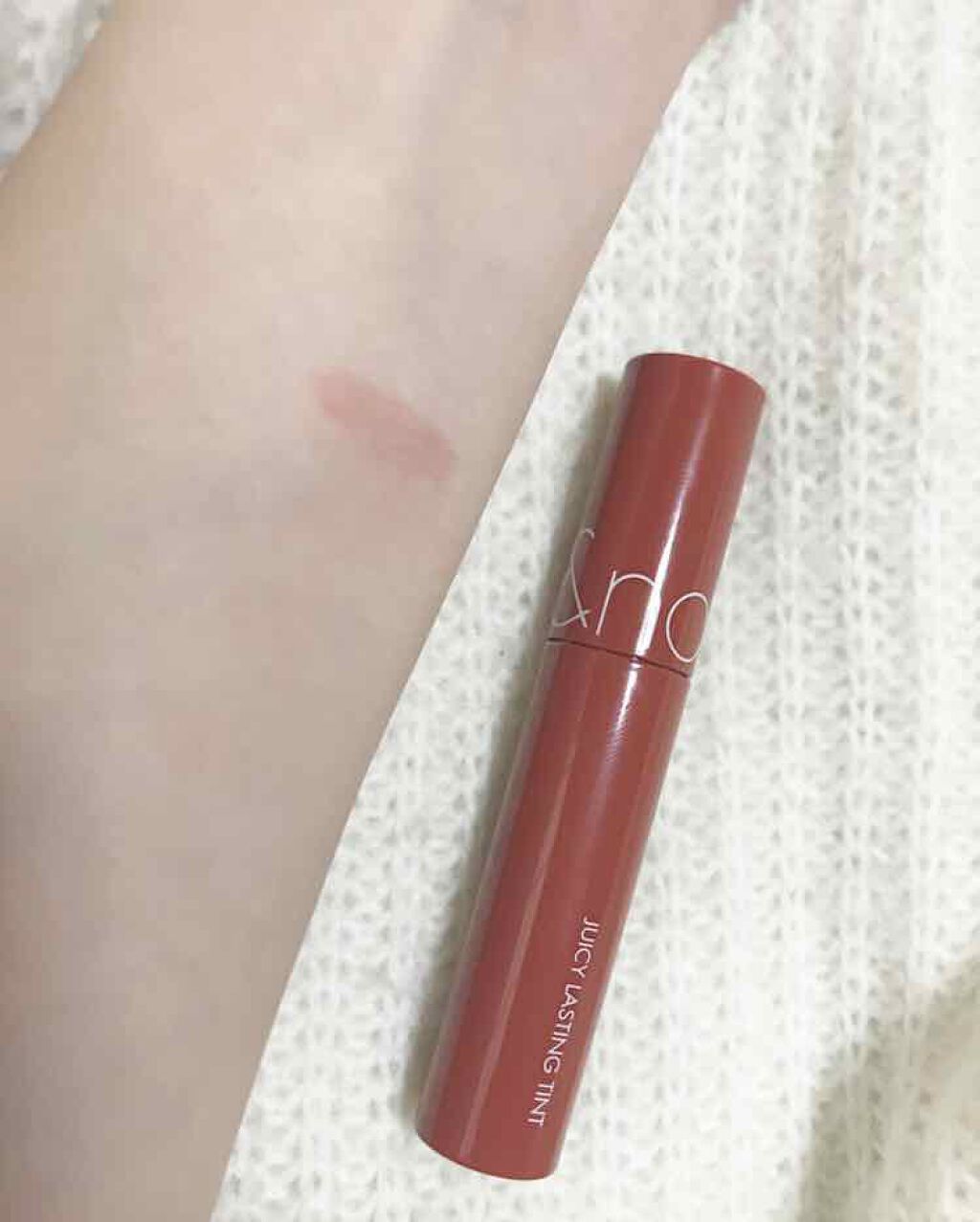 ジューシーラスティングティント/rom&nd/リップティントを使ったクチコミ（3枚目）