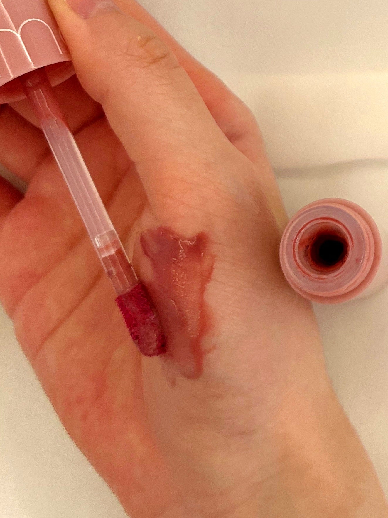 ジューシーラスティングティント/rom&nd/リップティントを使ったクチコミ(2枚目)