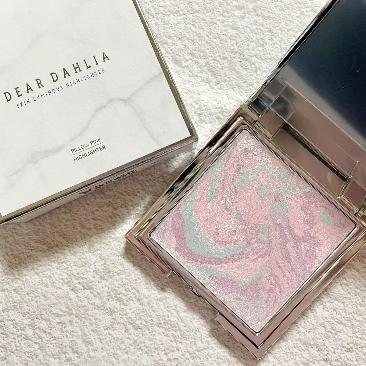 スキンルミナスハイライター/DEAR DAHLIA/パウダーハイライトを使ったクチコミ（1枚目）