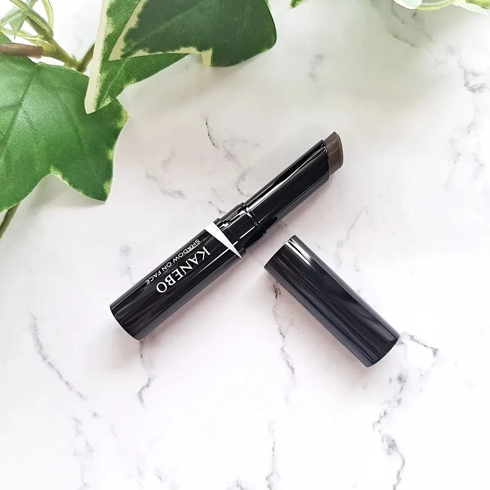 シャドウオンフェース/KANEBO/シェーディングを使ったクチコミ(3枚目)