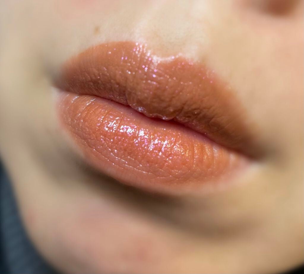 リッチ&ダズリン ハイシャイン スパークリング リップグロス/Too Faced/リップグロスを使ったクチコミ(4枚目)