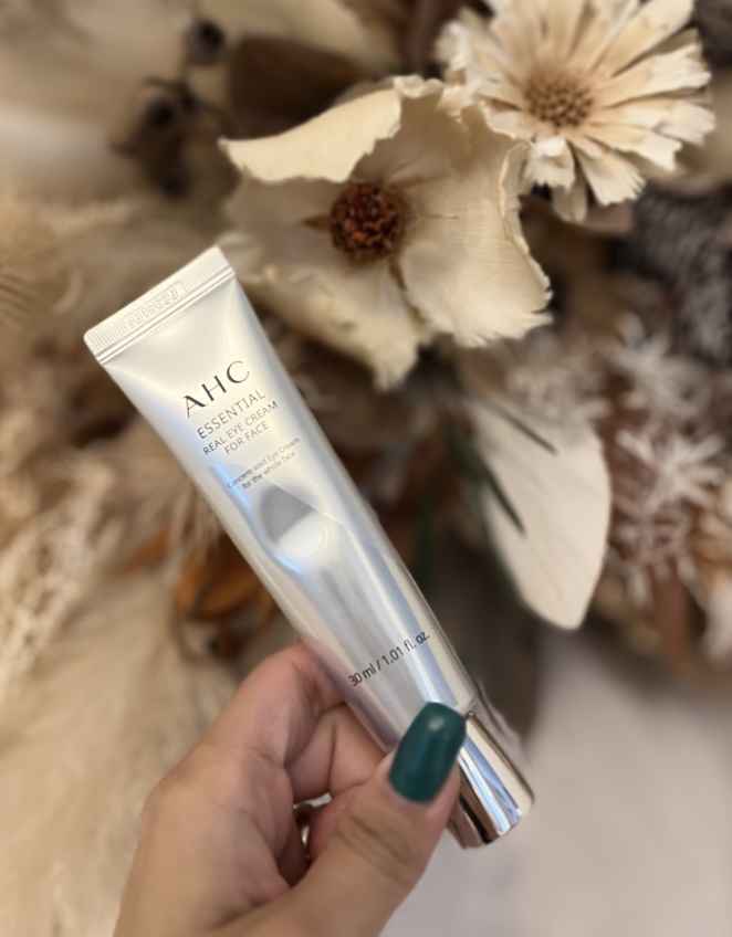 エッセンシャル リアル アイクリーム フォーフェイス/AHC/アイケア・アイクリームを使ったクチコミ（1枚目）