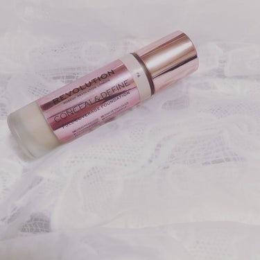 MAKEUP REVOLUTION コンシールアンドディファイン ファンデーションのクチコミ「⭐️使い切りコスメ
makeup revolution
conceal & define fu.....」（1枚目）