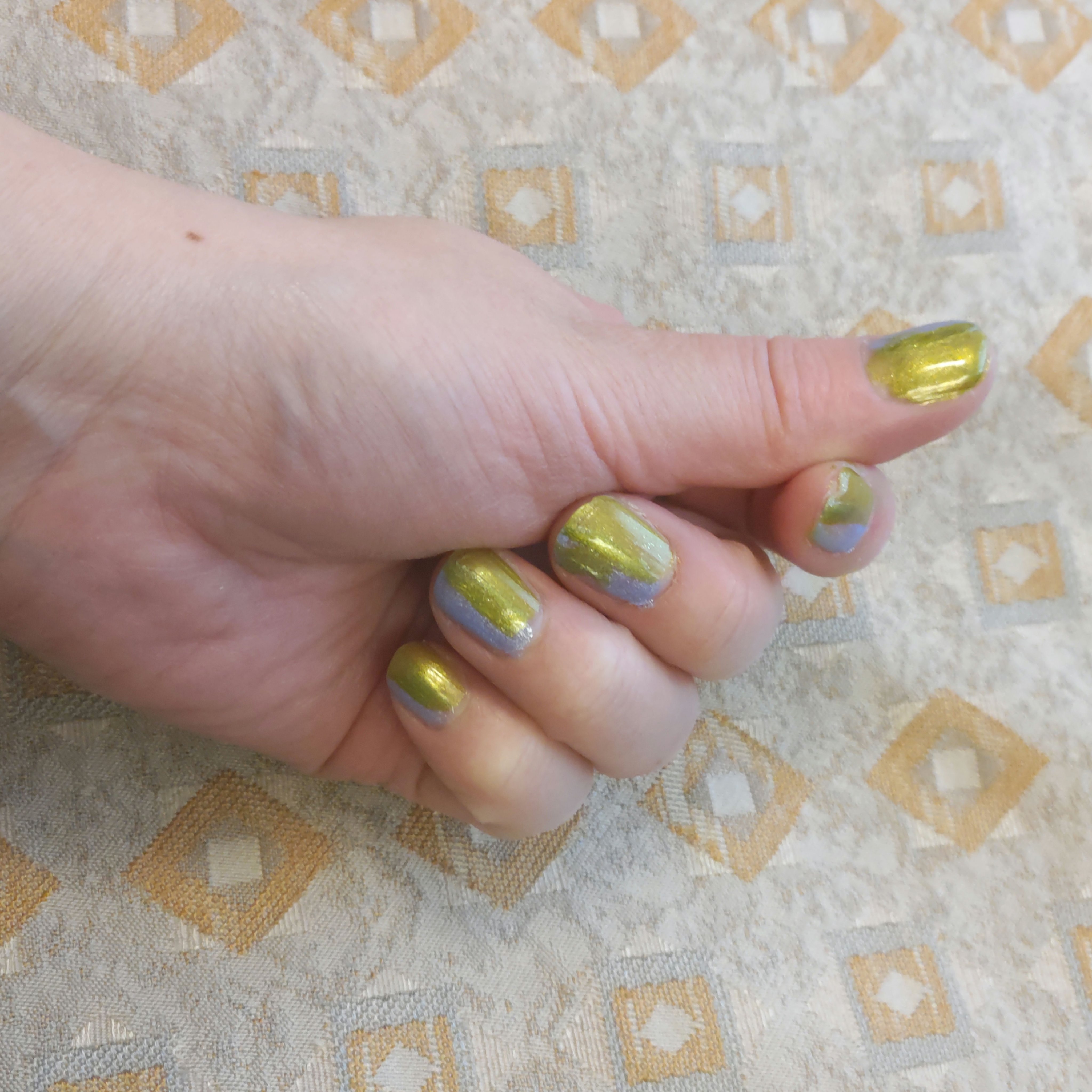 エレガンス ラズル エナメルラッカー/エレガンス ラズル /マニキュアを使ったクチコミ（1枚目）