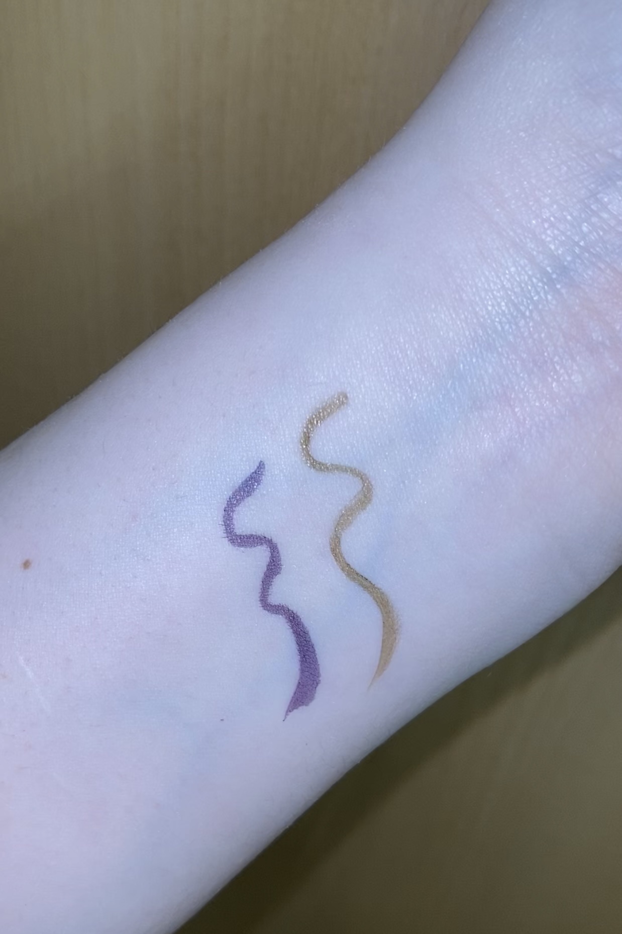 ウルトラカラー アイライナー/MAYBELLINE NEW YORK/リキッドアイライナーを使ったクチコミ（2枚目）