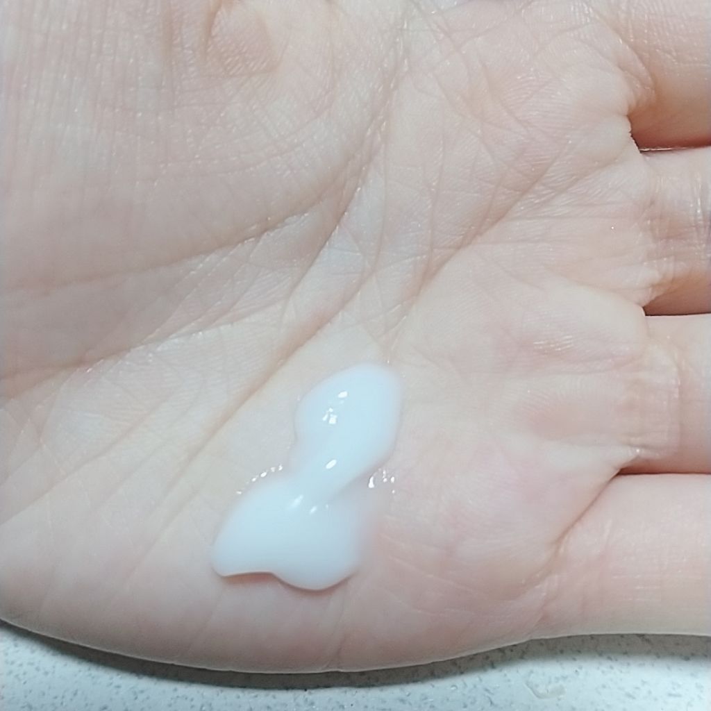 椿オイル配合 ヘア美容液/ダリヤ/ヘアオイルを使ったクチコミ(2枚目)