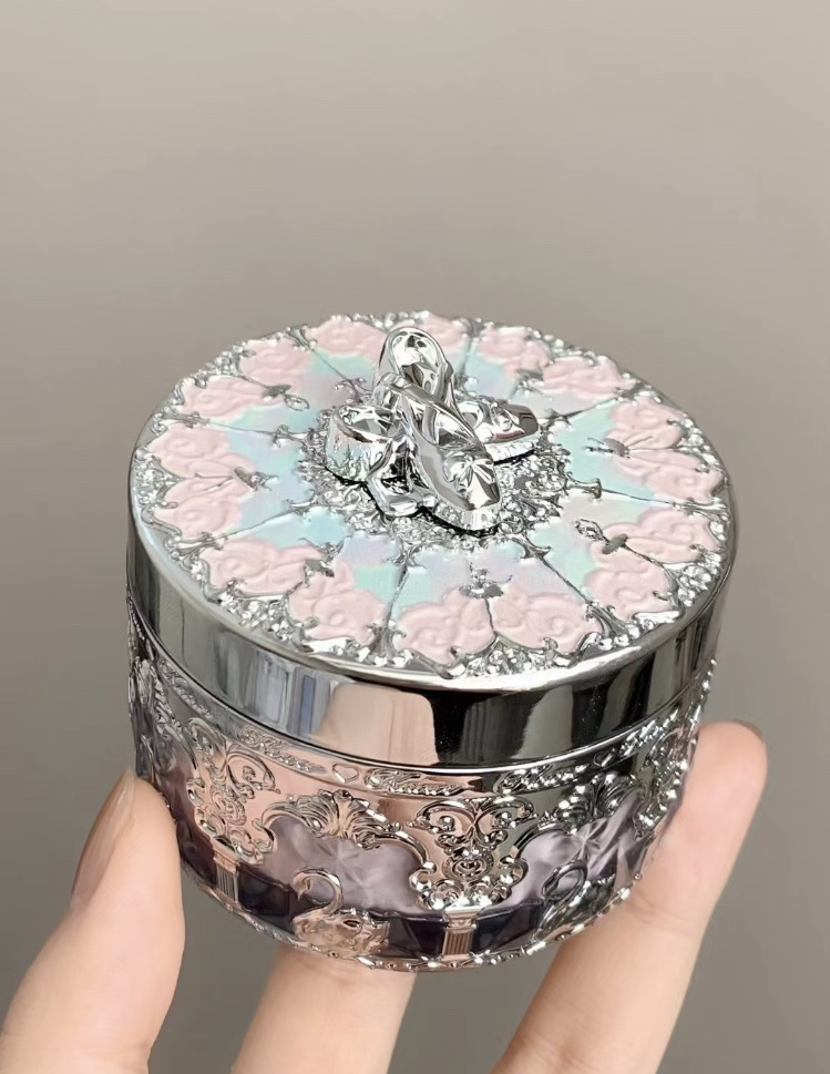 フラワーノーズスワンバレエシリーズ アイシャドウパレット/FlowerKnows/アイシャドウパレットを使ったクチコミ（2枚目）