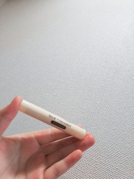 DAISO スティックコンシーラーD MYのクチコミ「こんにちは👶めこです📛
今回は本当に買って損しない
ダイソーのコンシーラーを紹介します!
D.....」(1枚目)