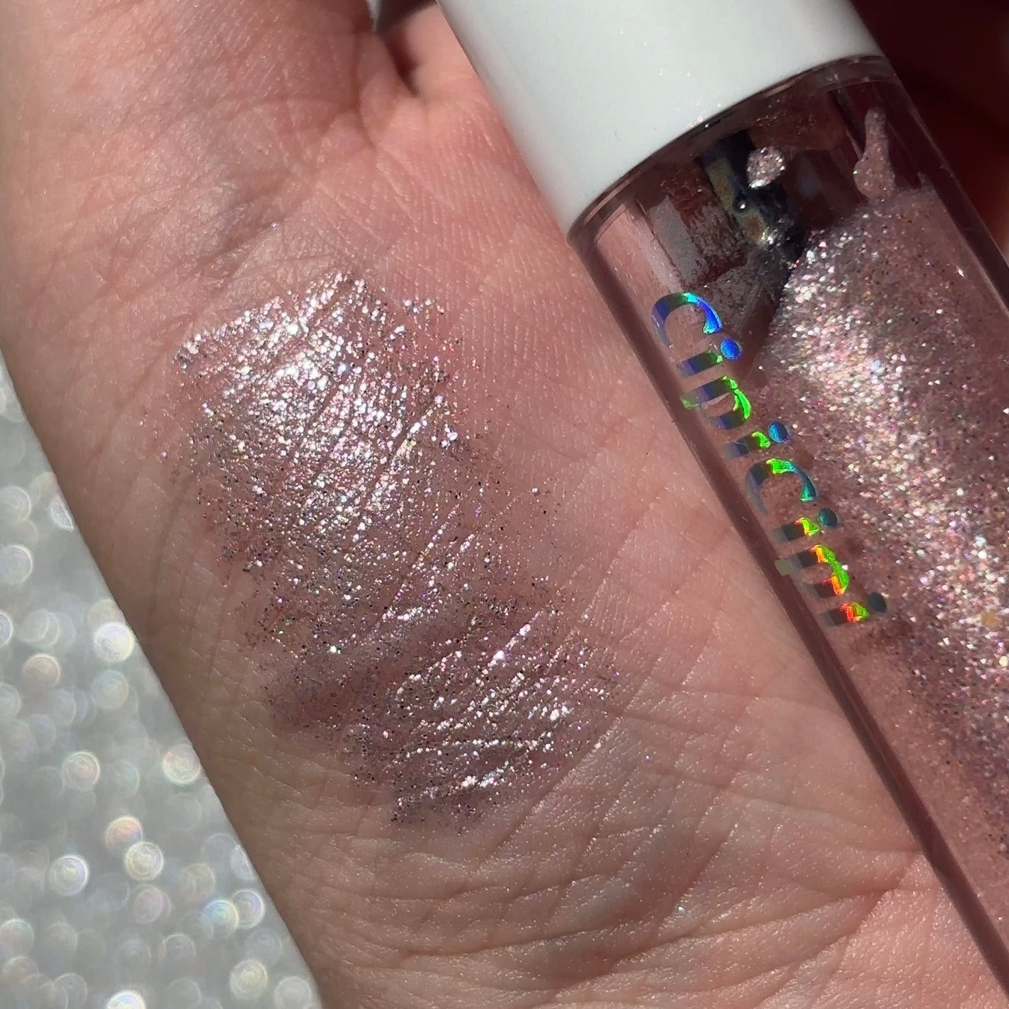 シピシピ グリッター イルミネーションライナー S/CipiCipi/リキッドアイライナーを使ったクチコミ(2枚目)