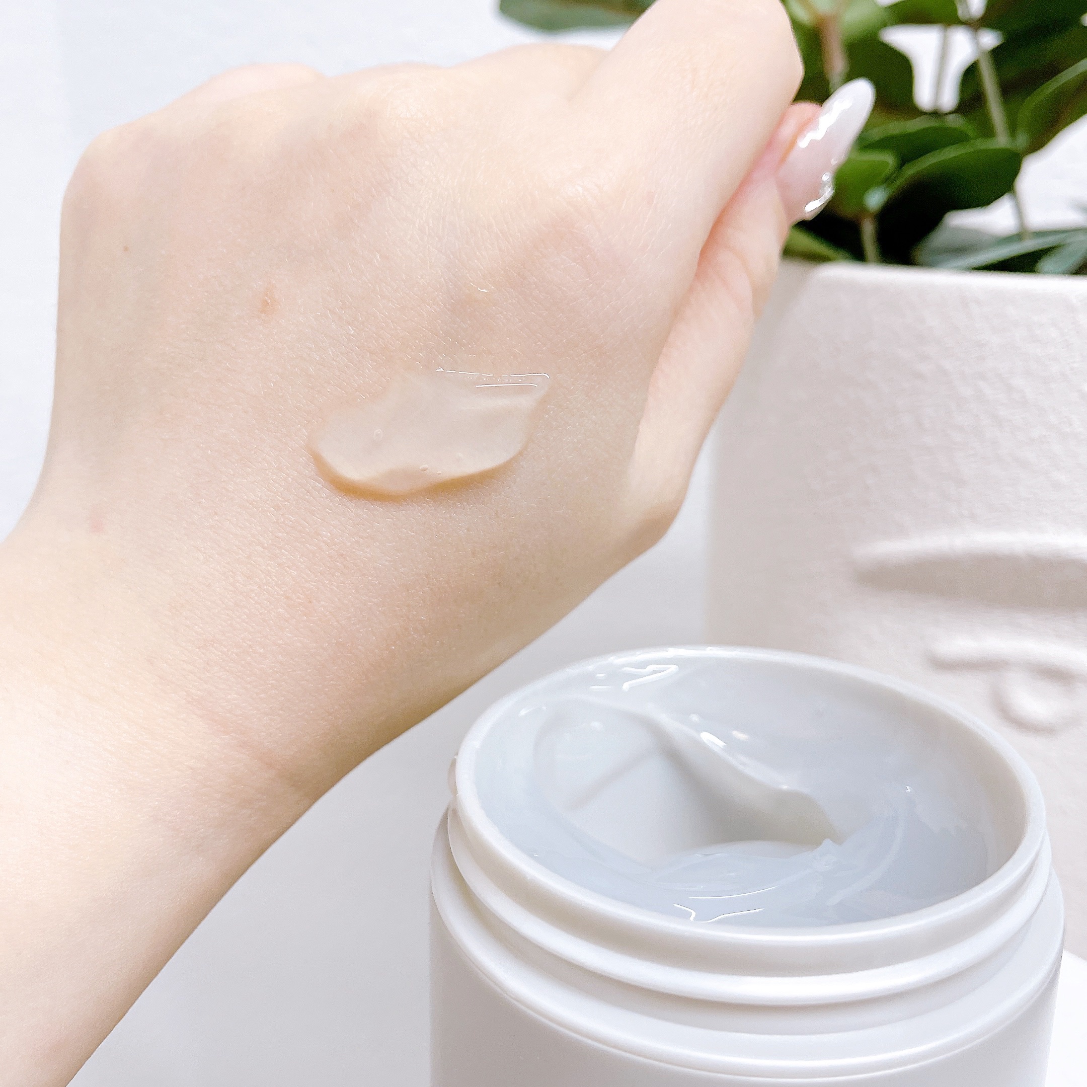 リッツ リッツ モイストN パーフェクトリッチジェル [敏感肌用]のクチコミ「肌にスゥーと伸びて
ベタつき感もなく！！
ダイスキなオールインワン( ≖ᴗ≖)♡

楽”したい.....」（3枚目）