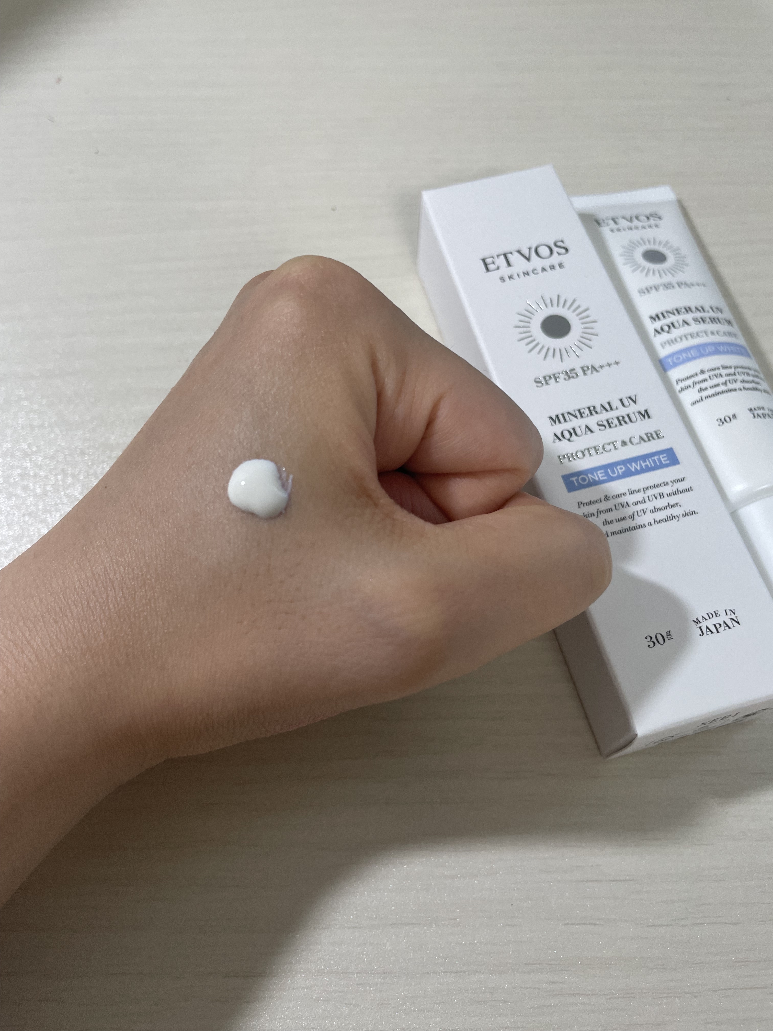 ミネラルウォータリーシャドー ペタルフィズ/エトヴォス/リキッドアイシャドウを使ったクチコミ（2枚目）