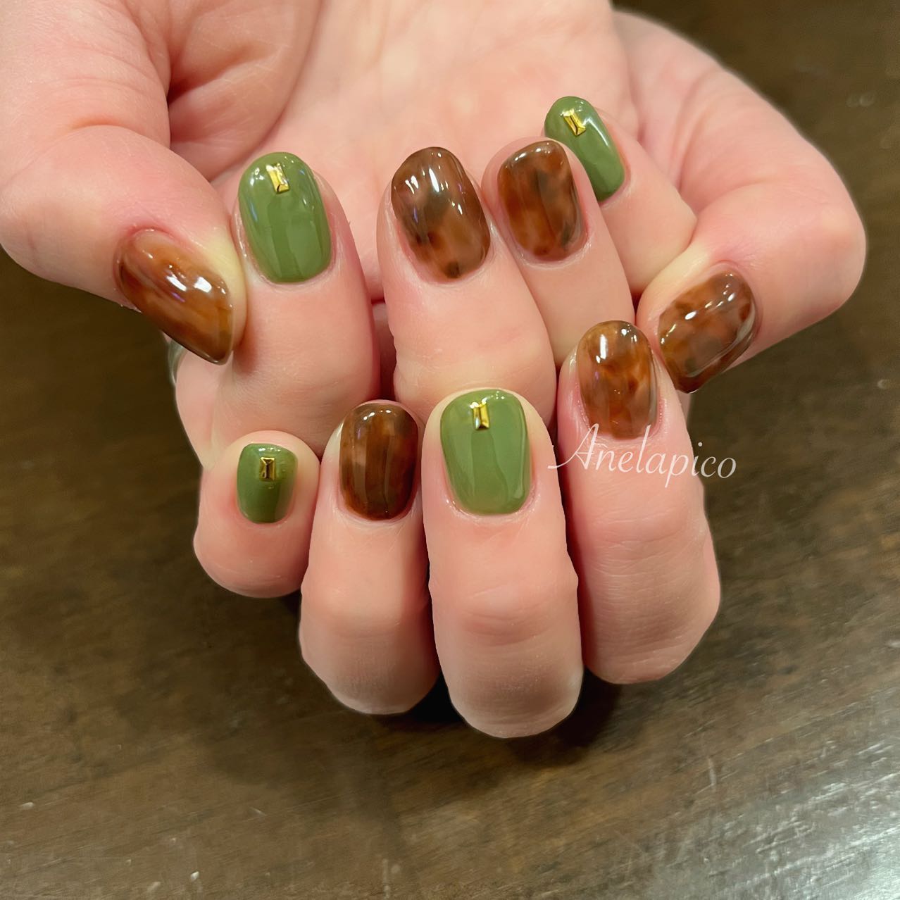 mamico on LIPS 「*お客様ネイル😊ベッコウ×抹茶グリーン🍵※※※※※※※※※※..」(1枚目)