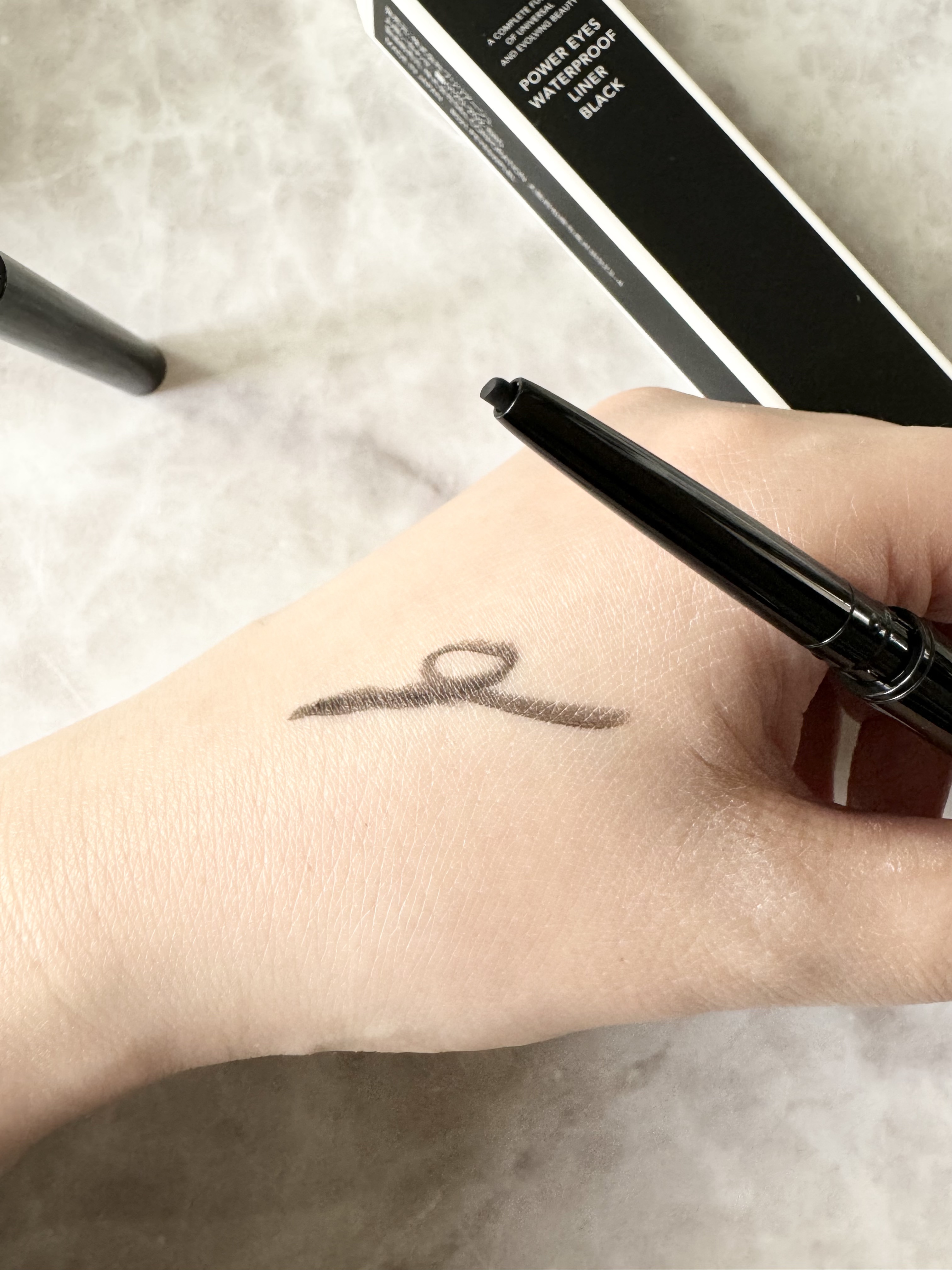 パワーアイズ ウォータープルーフライナー/ブリリアージュ/ペンシルアイライナーを使ったクチコミ（3枚目）
