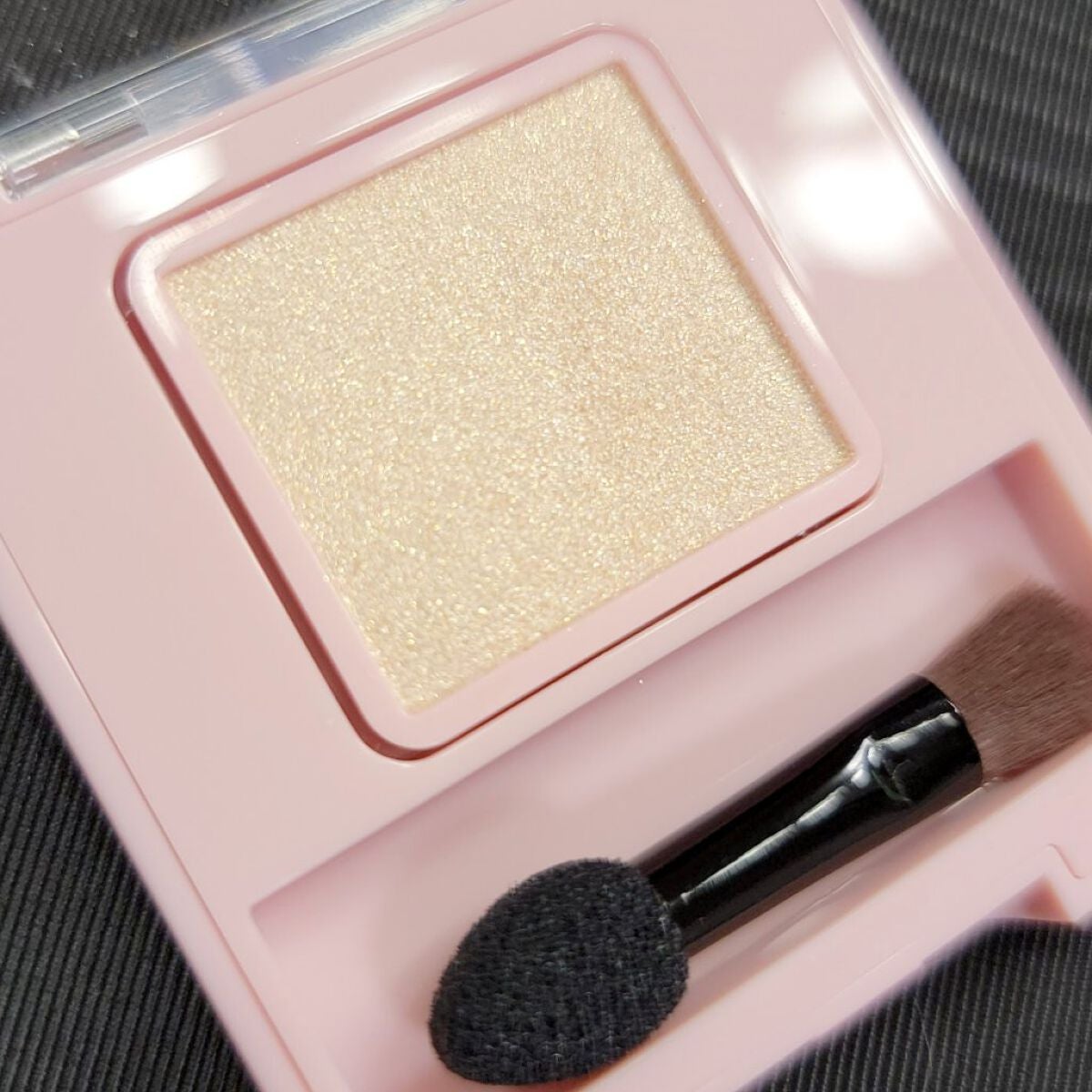 フーミー シングルラメシャドウ/WHOMEE/単色アイシャドウを使ったクチコミ(3枚目)